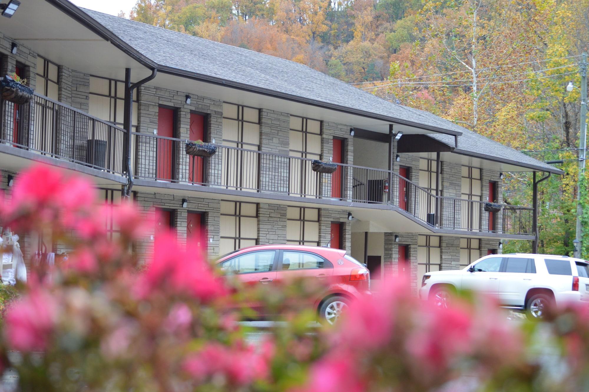 Econo Lodge Inn & Suites On The River Gatlinburg Eksteriør billede